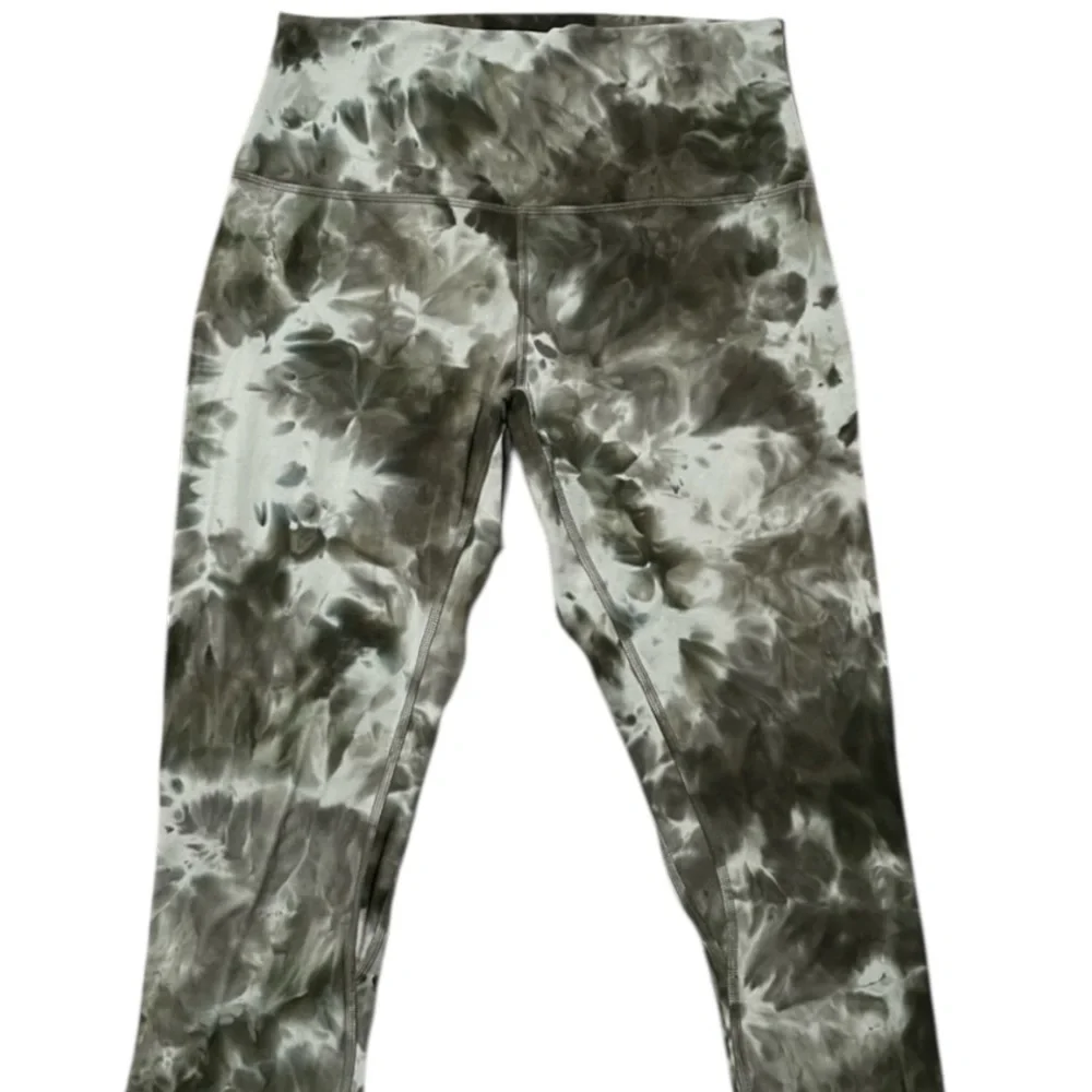 Lululemon Align High-Rise 28
